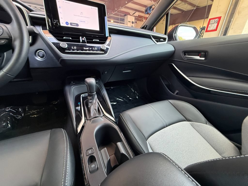 Used 2025 Toyota Corolla XSE FWD image 15