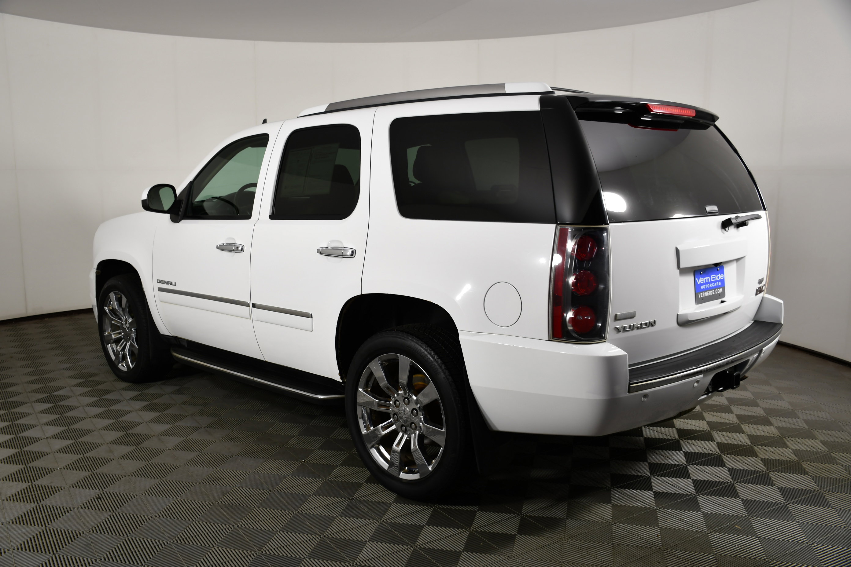 Used 2012 GMC Yukon Denali AWD/4WD image 8