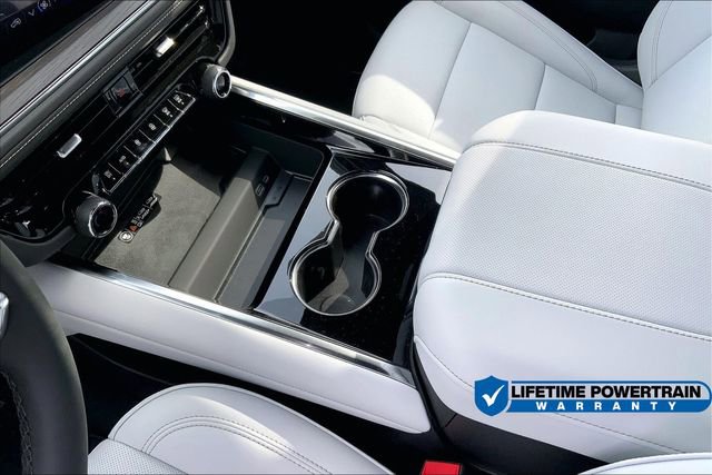 New 2025 Chevrolet Suburban Premier image 9