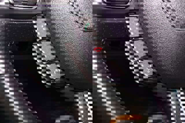 Used 2014 Land Rover Range Rover Evoque Dynamic image 20