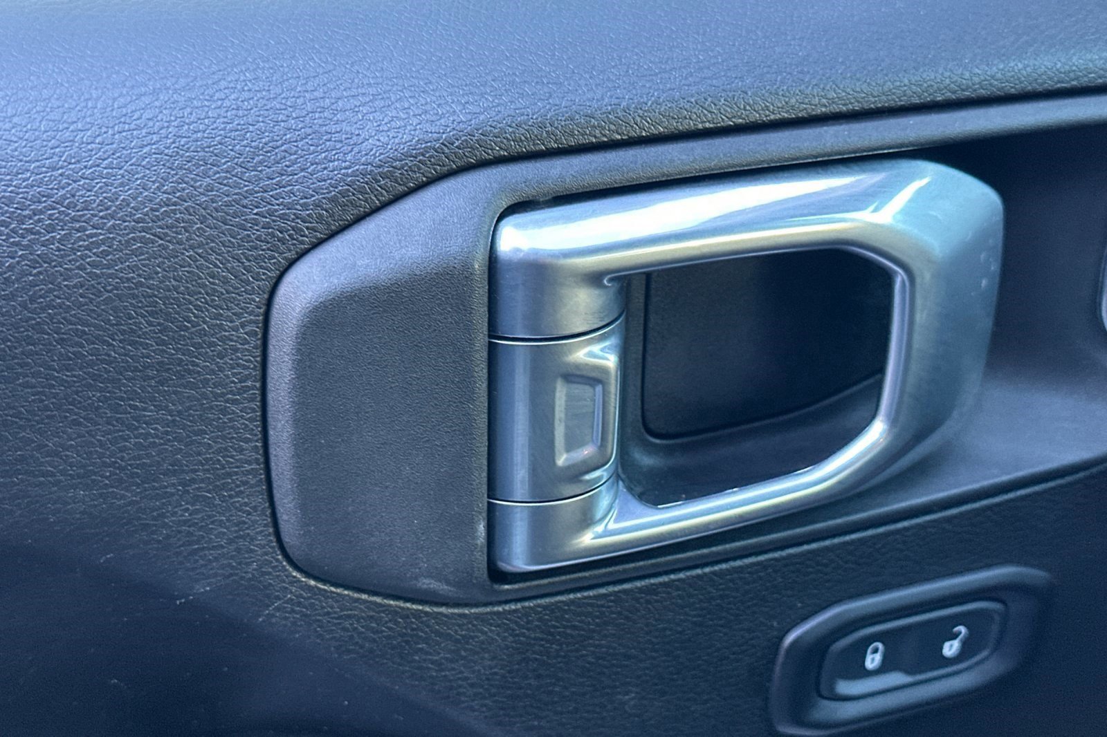 Used 2022 Jeep Wrangler Unlimited Rubicon 4xe image 21