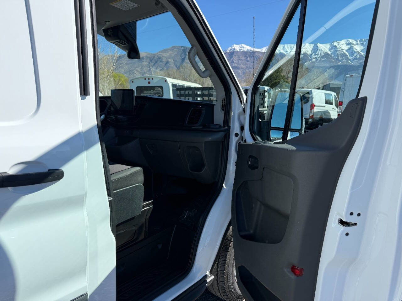 Used 2025 Ford Transit 250 250 AWD 3dr LWB Medium Roof Ca image 19
