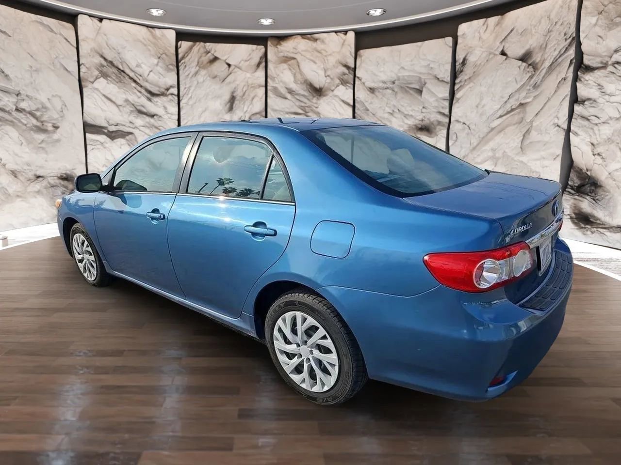 Used 2013 Toyota Corolla LE FWD image 4