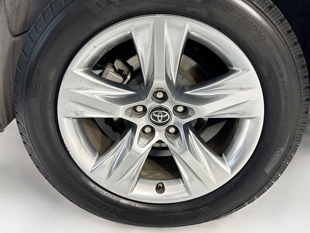 Used 2018 Toyota Highlander Limited FWD image 34