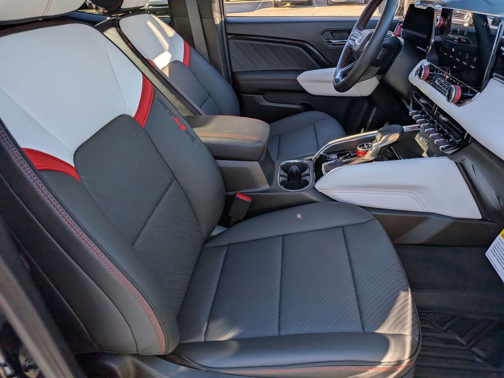 Used 2024 GMC Canyon AT4X image 30