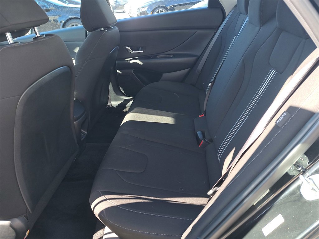 Used 2024 Hyundai Elantra SEL image 12