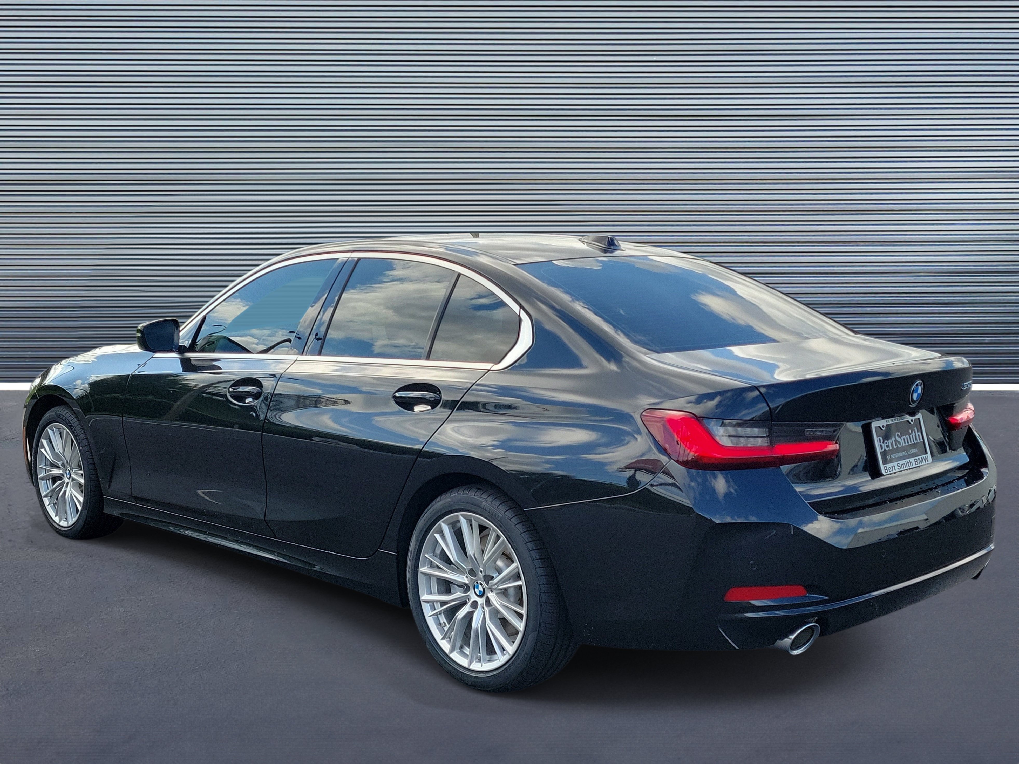 Used 2024 BMW 330i Sedan w/ Convenience Package RWD image 4
