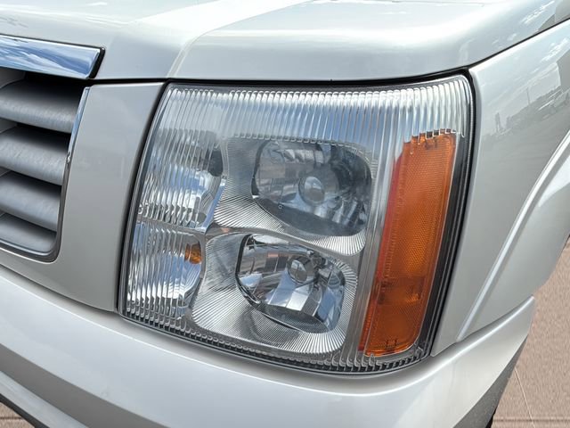 Used 2005 Cadillac Escalade EXT image 9