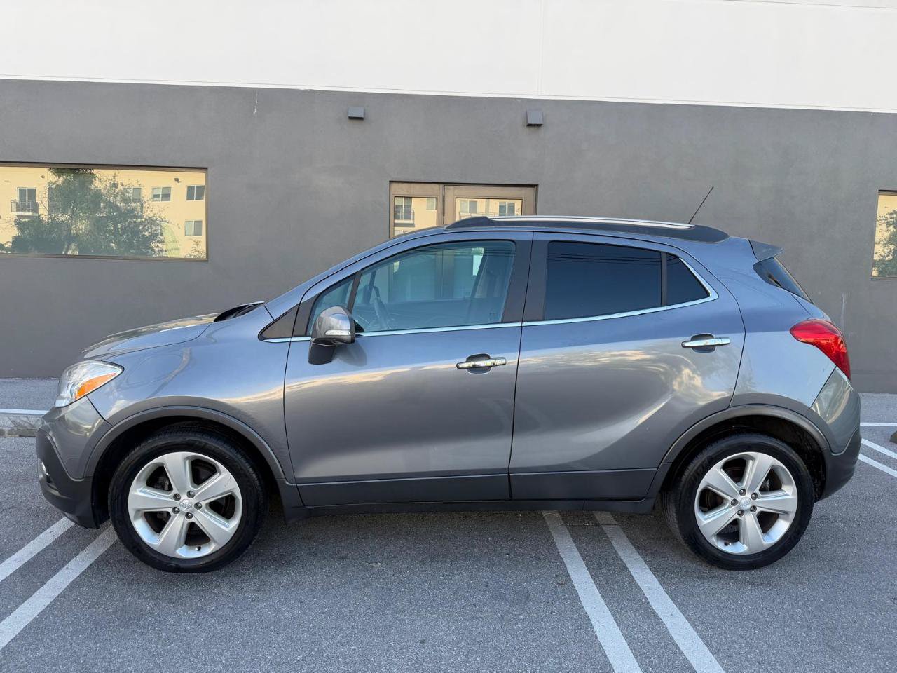 Used 2015 Buick Encore Convenience FWD image 3
