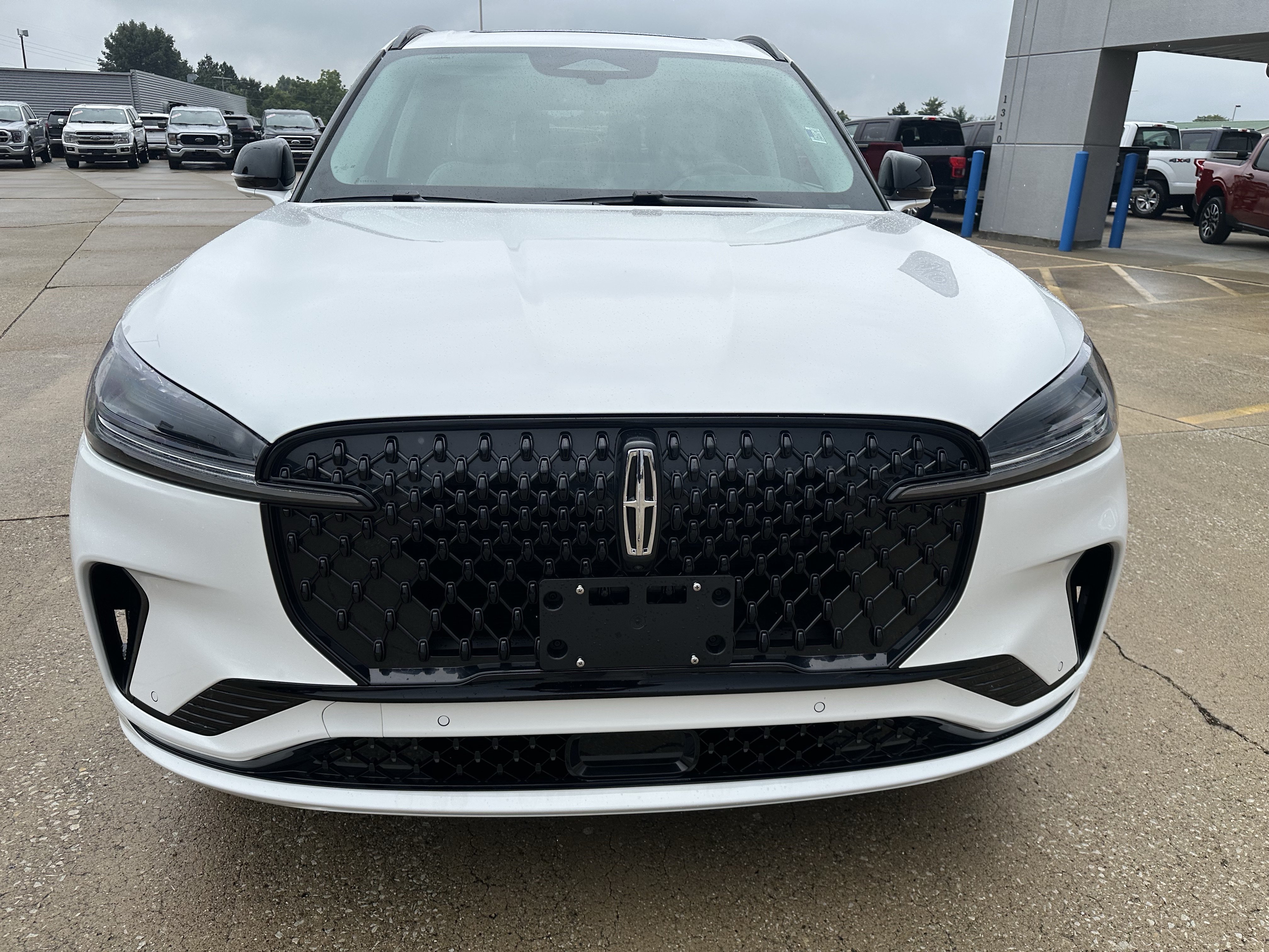 Used 2026 Lincoln Aviator AWD w/ Jet Appearance Package image 18