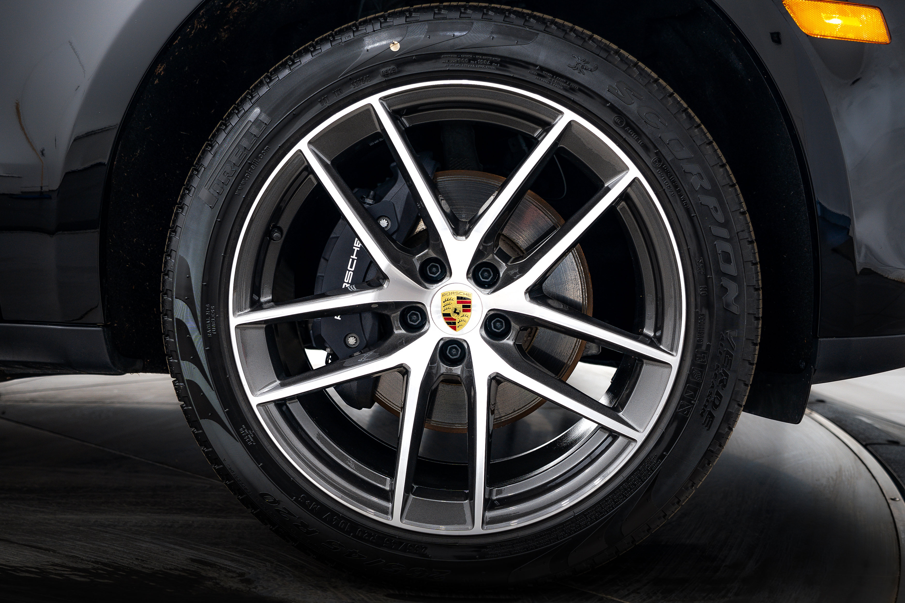 Certified 2026 Porsche Macan AWD/4WD image 11