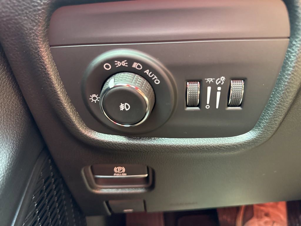 New 2025 Jeep Grand Cherokee L Limited w/ Black Appearance Package image 35