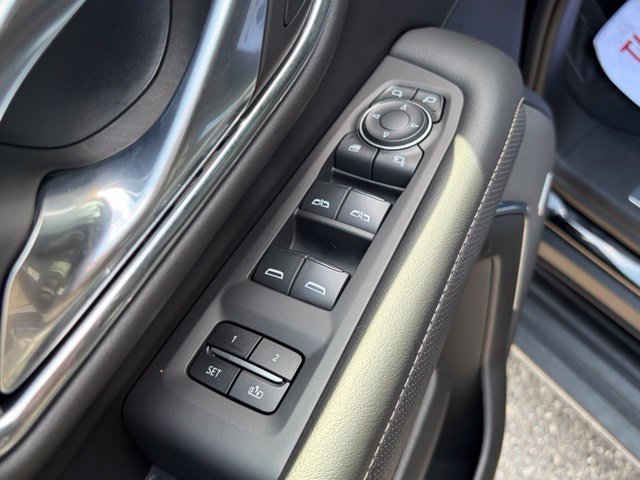 Used 2023 Chevrolet Tahoe Premier w/ Advanced Technology Package AWD/4WD image 13