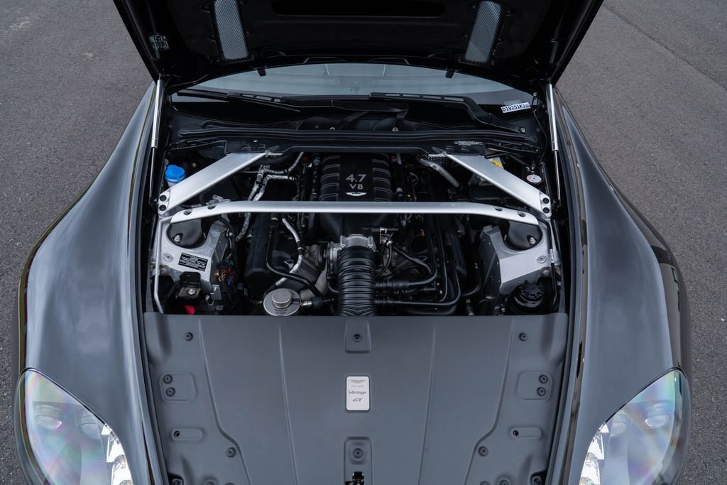 Used 2015 Aston Martin V8 Vantage GT RWD image 30