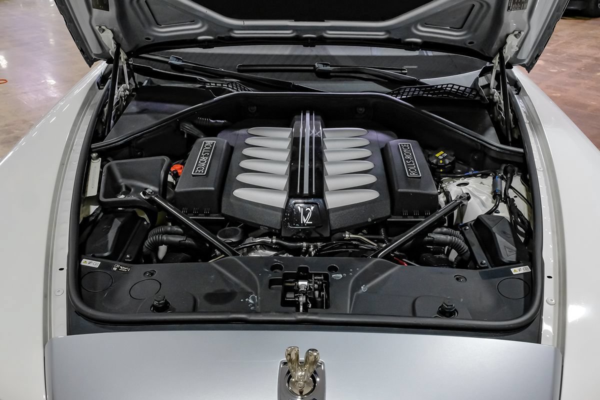 Used 2016 Rolls-Royce Wraith RWD image 39