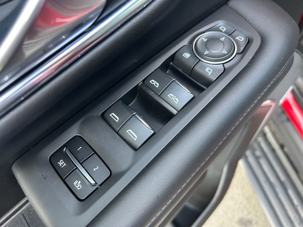 Used 2023 Chevrolet Suburban High Country image 23