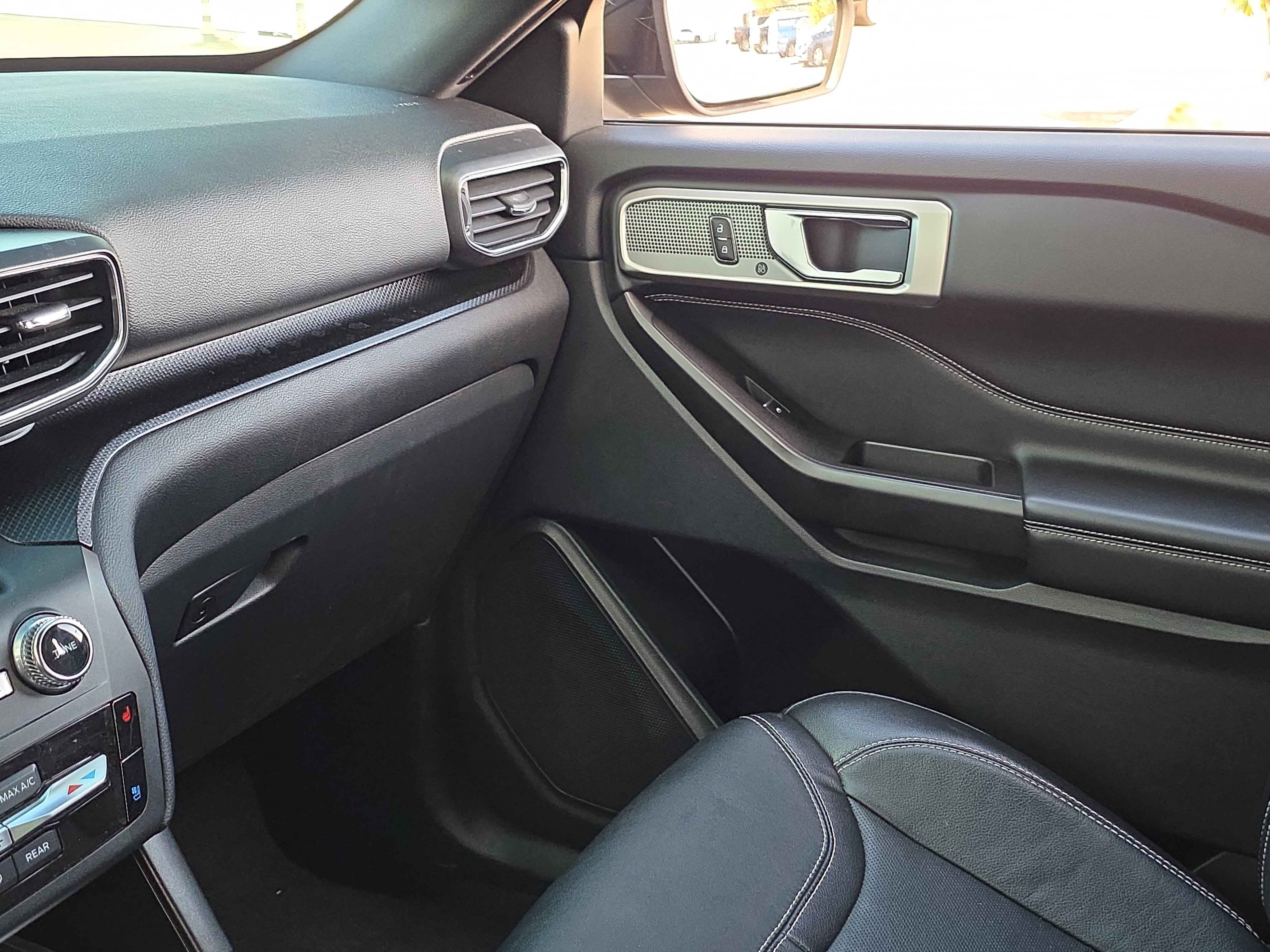 Used 2020 Ford Explorer ST image 26