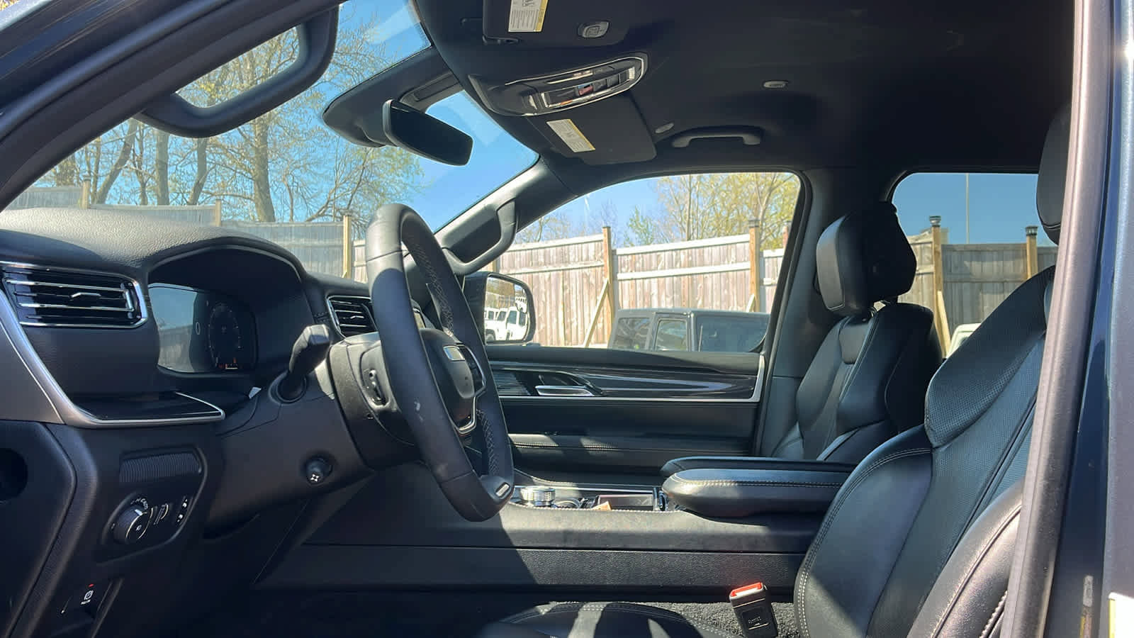 Certified 2023 Jeep Wagoneer 4WD image 12