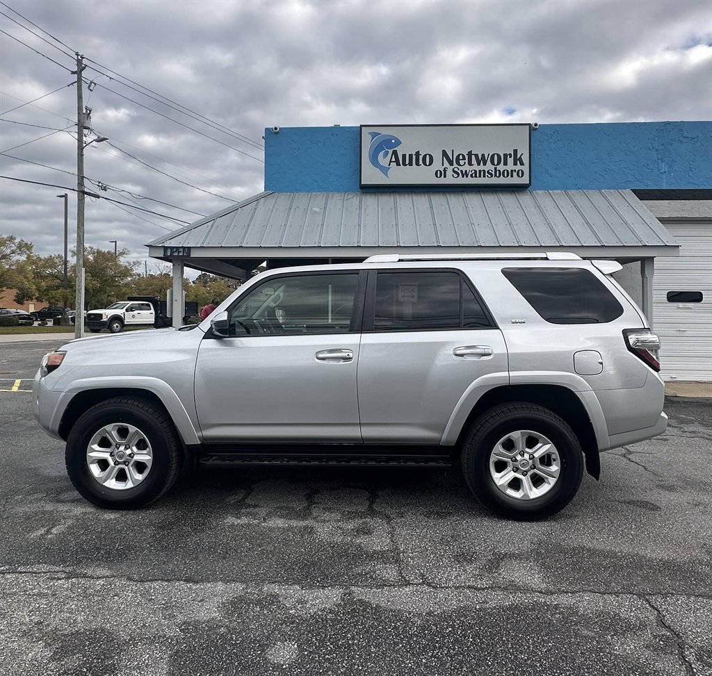 Used 2016 Toyota 4Runner SR5 image 7
