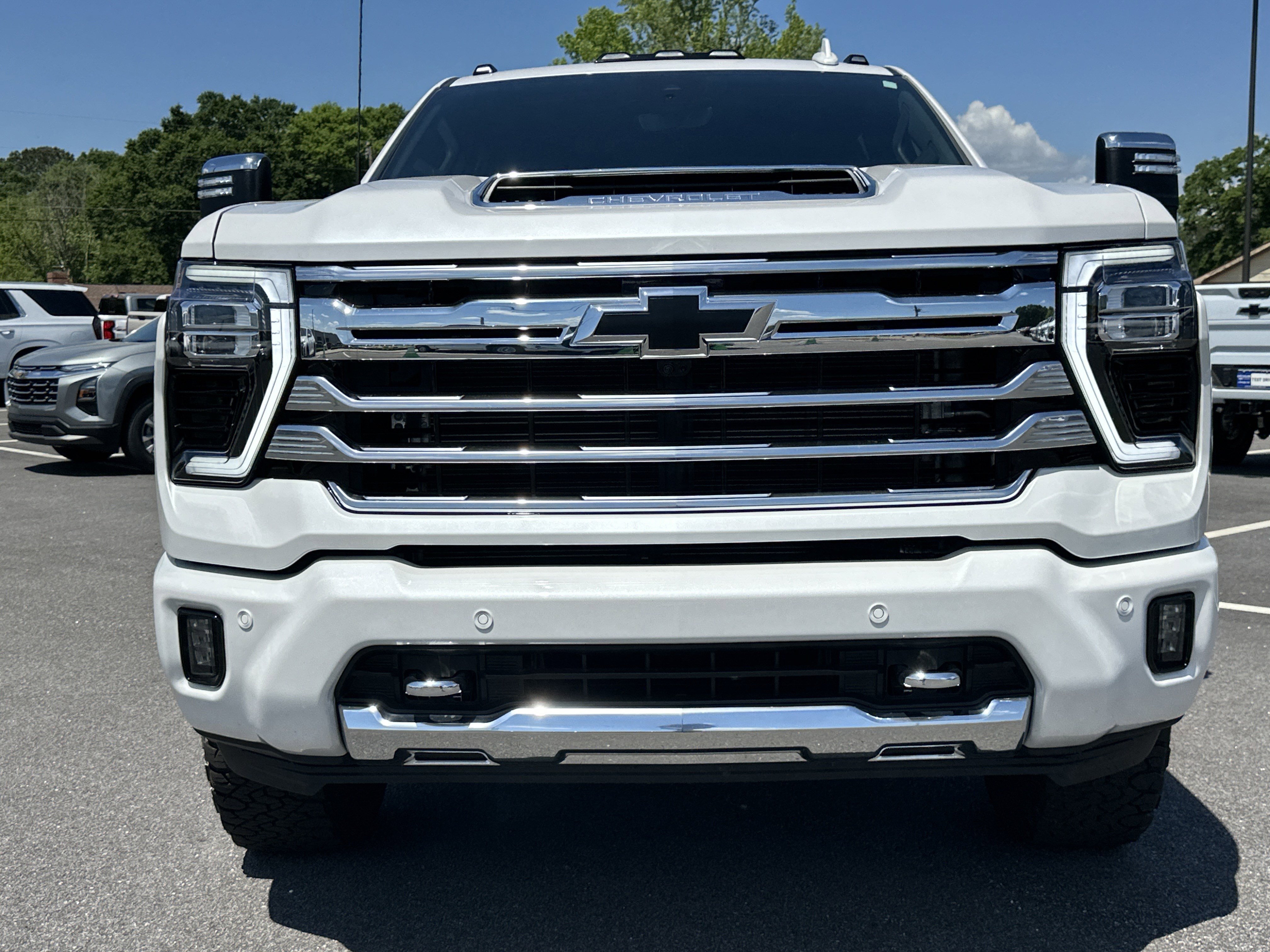 Certified 2024 Chevrolet Silverado 2500 High Country w/ High Country Premium Package AWD/4WD image 2