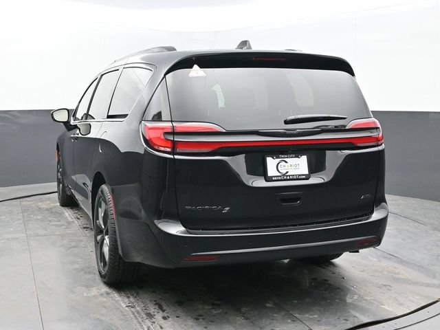 New 2026 Chrysler Pacifica Select w/ S Appearance Package AWD/4WD image 4