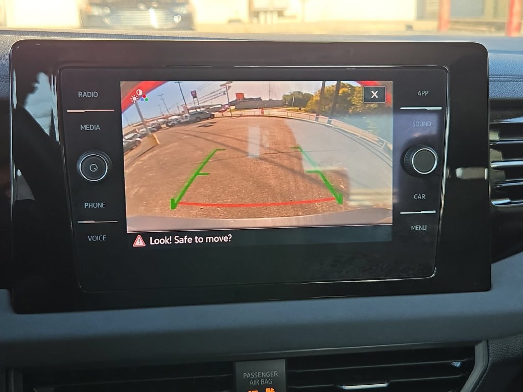 Used 2026 Volkswagen Jetta SE FWD image 18