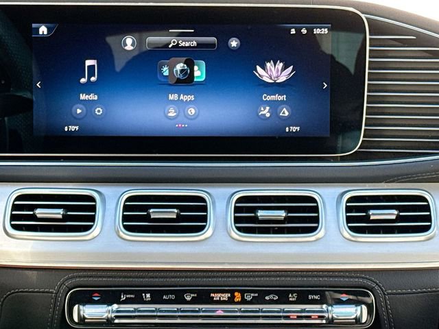 Used 2025 Mercedes-Benz GLS 580 4MATIC image 17