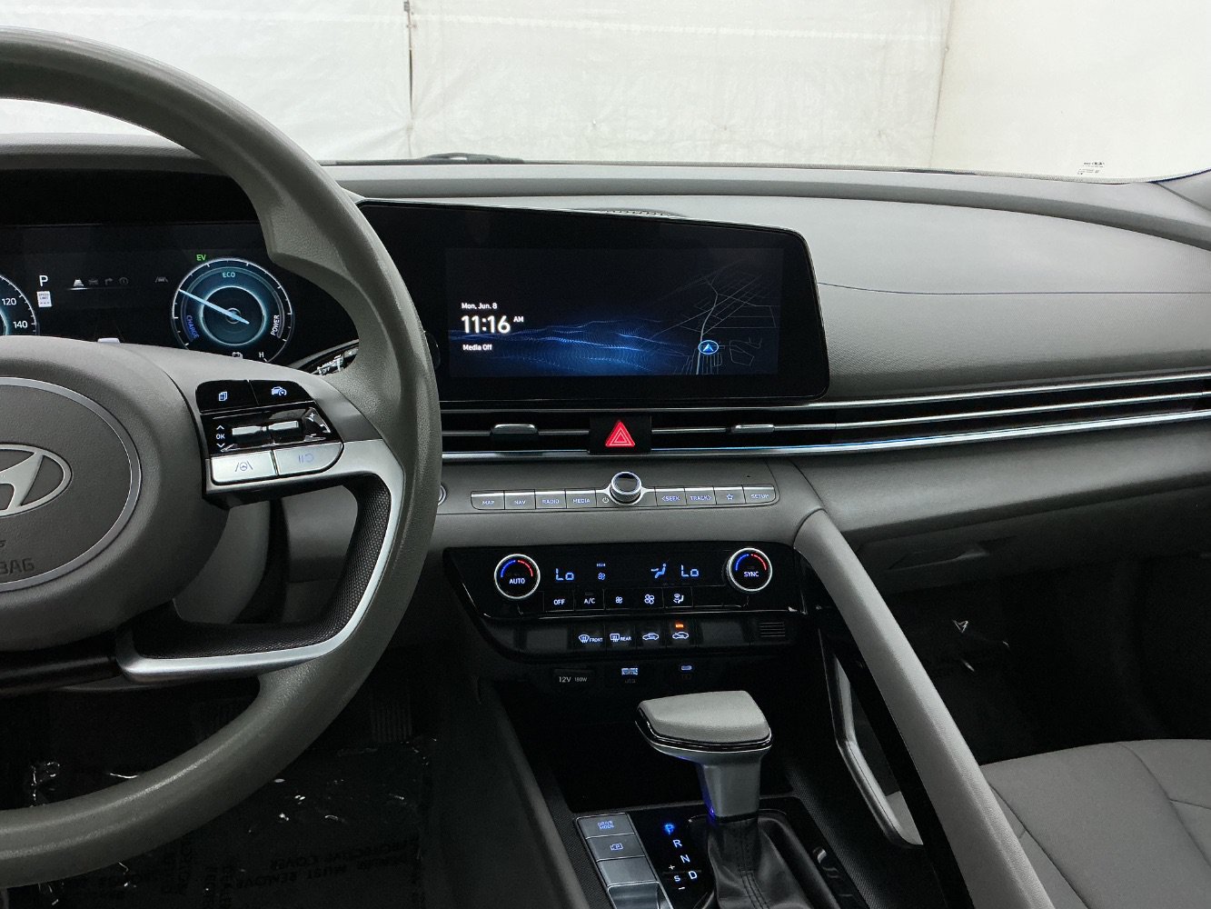 Used 2024 Hyundai Elantra Blue FWD image 35