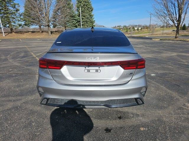 Used 2023 Kia Forte GT-Line image 5