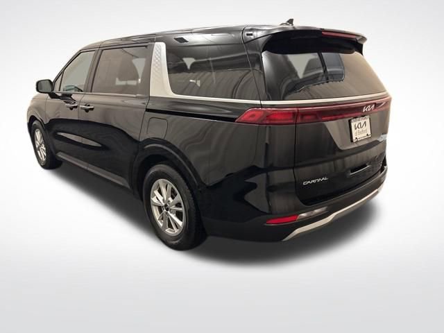Used 2024 Kia Carnival LX FWD image 7