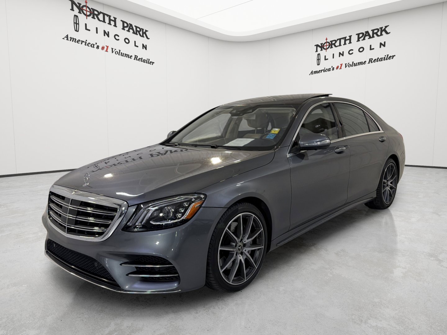 Used 2020 Mercedes-Benz S 560 Sedan image 1