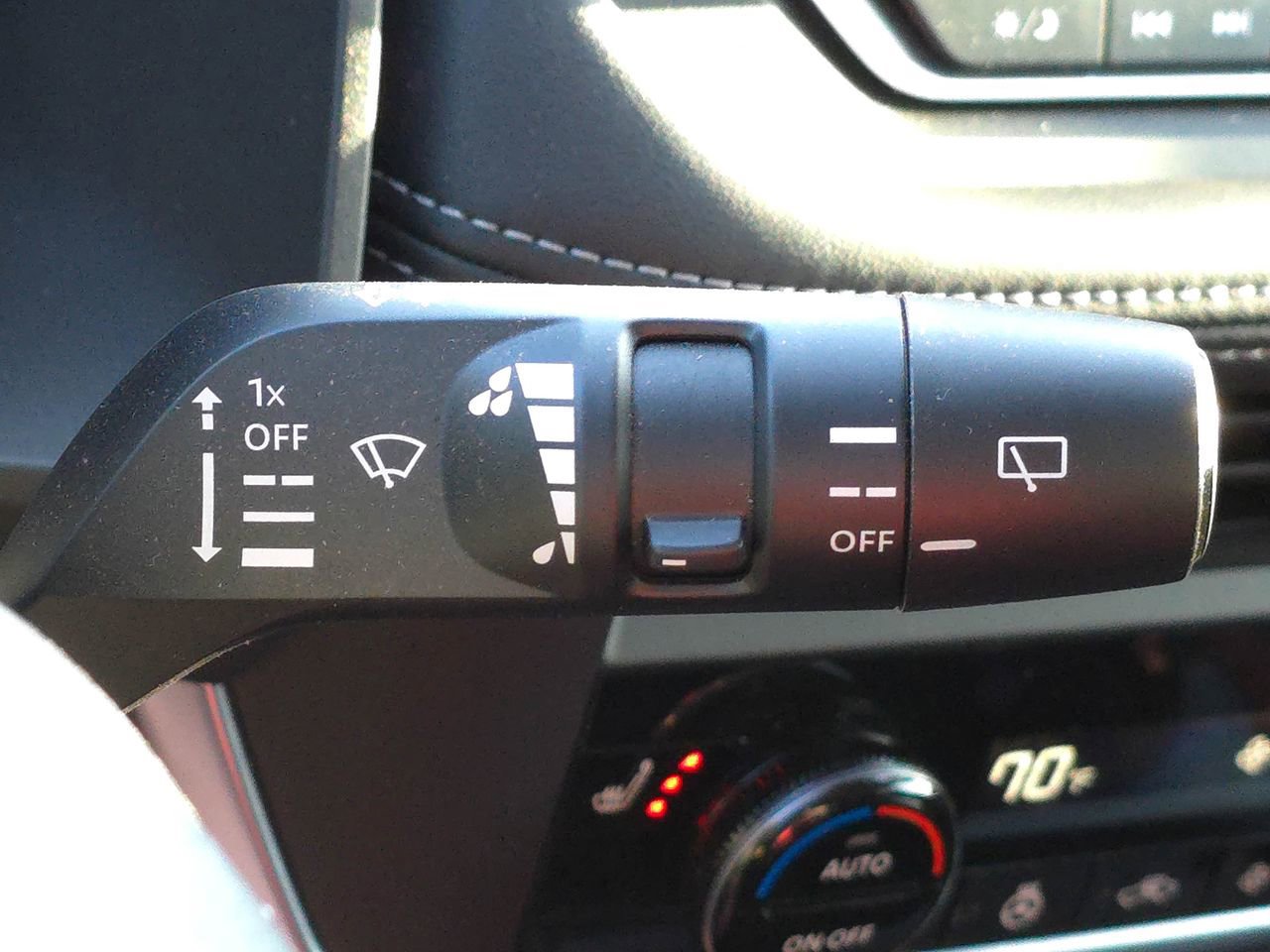 Used 2025 Nissan Rogue SV w/ SV Premium Package image 22