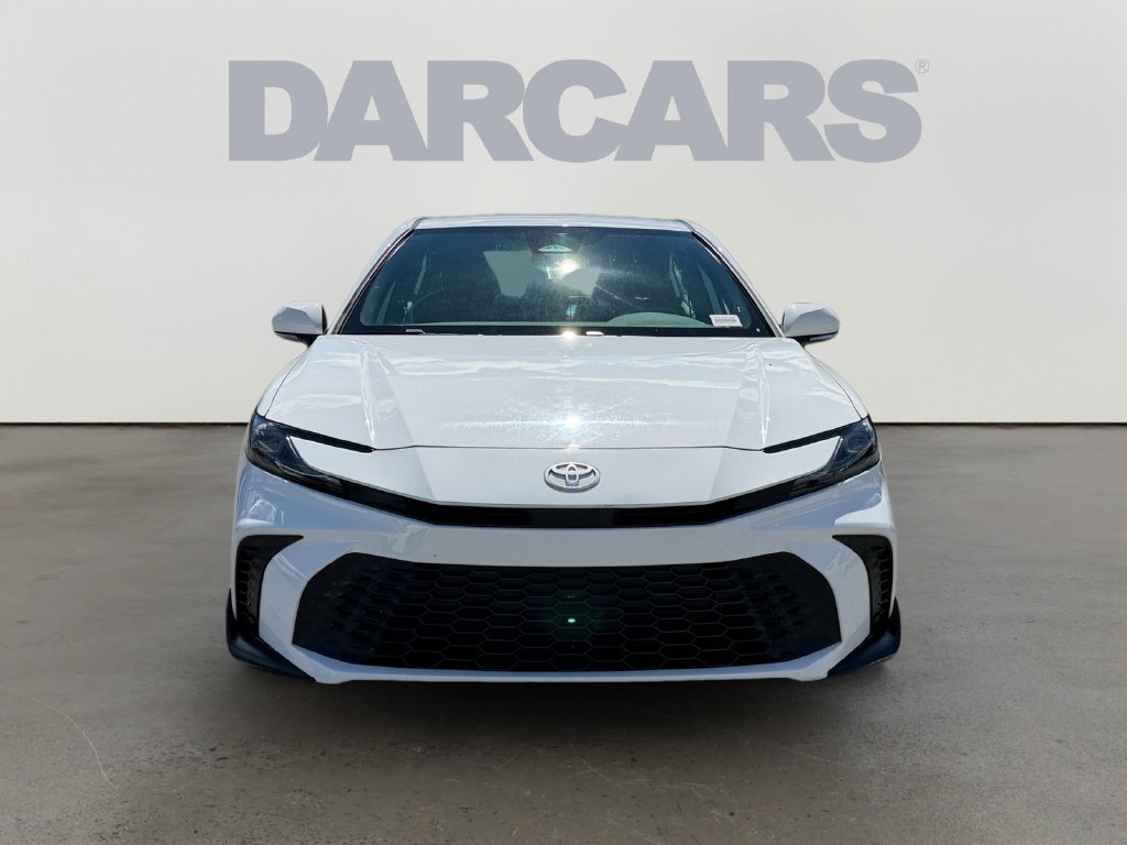 Used 2025 Toyota Camry SE FWD image 2