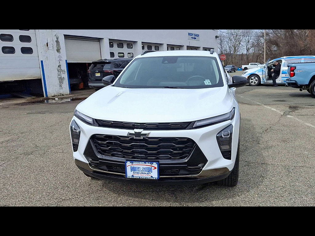 Certified 2024 Chevrolet Trax ACTIV w/ Driver Confidence Package image 3