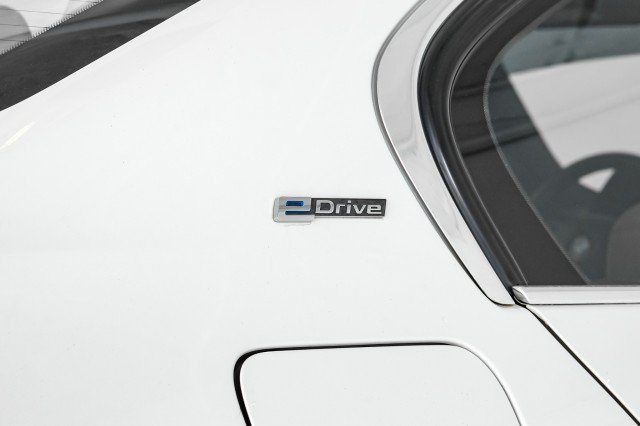 Used 2018 BMW 330e RWD image 52