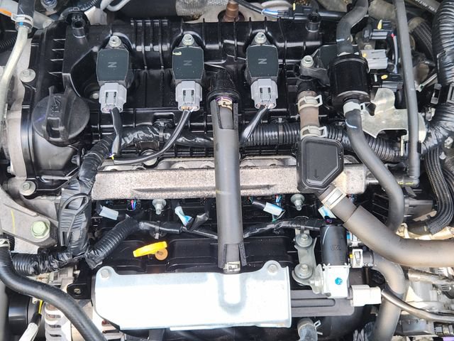 Used 2024 Nissan Kicks SR w/ SR Premium Package FWD image 27