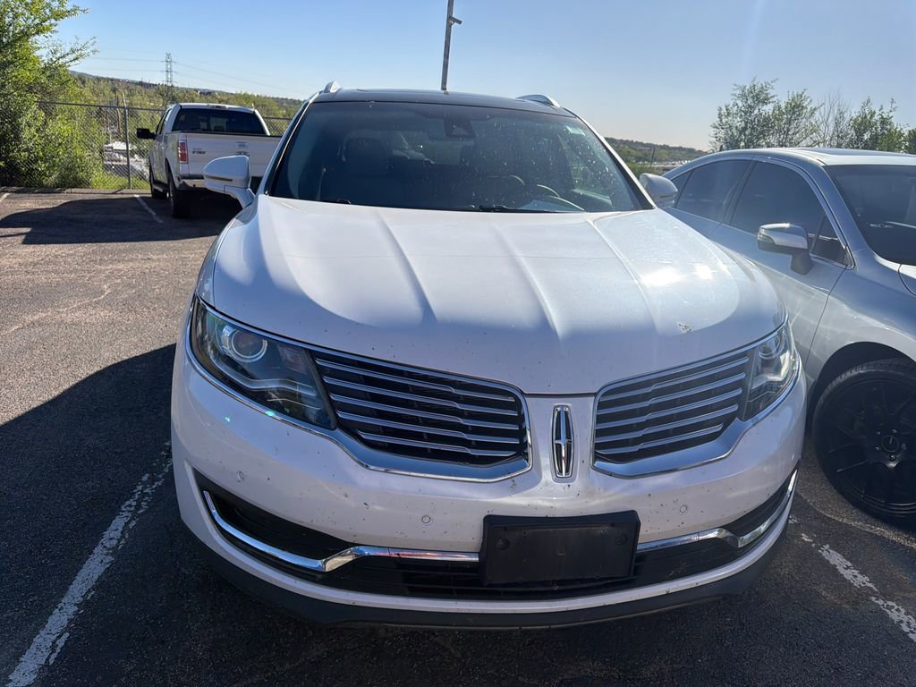 Used 2017 Lincoln MKX Reserve AWD/4WD image 4