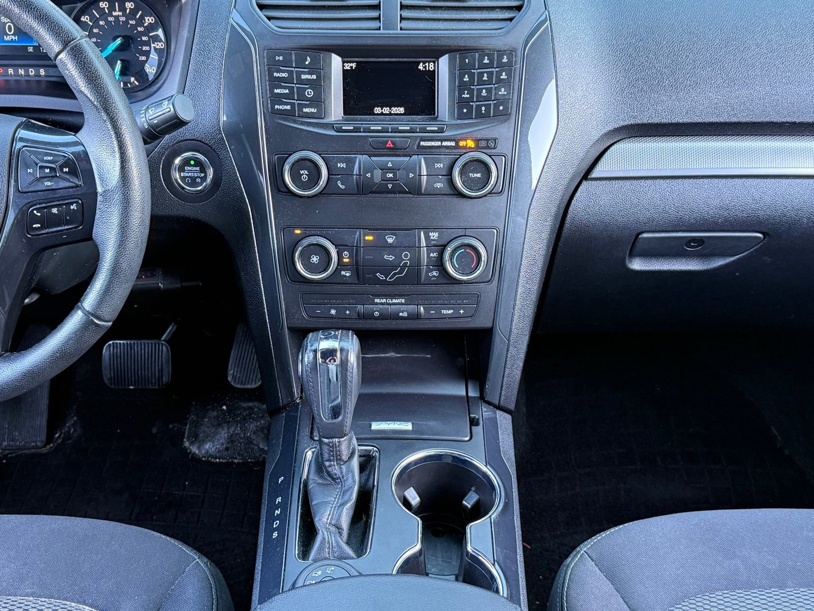 Used 2018 Ford Explorer XLT image 18