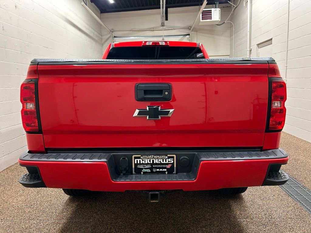 Used 2018 Chevrolet Silverado 1500 Custom w/ Custom Value Package AWD/4WD image 3