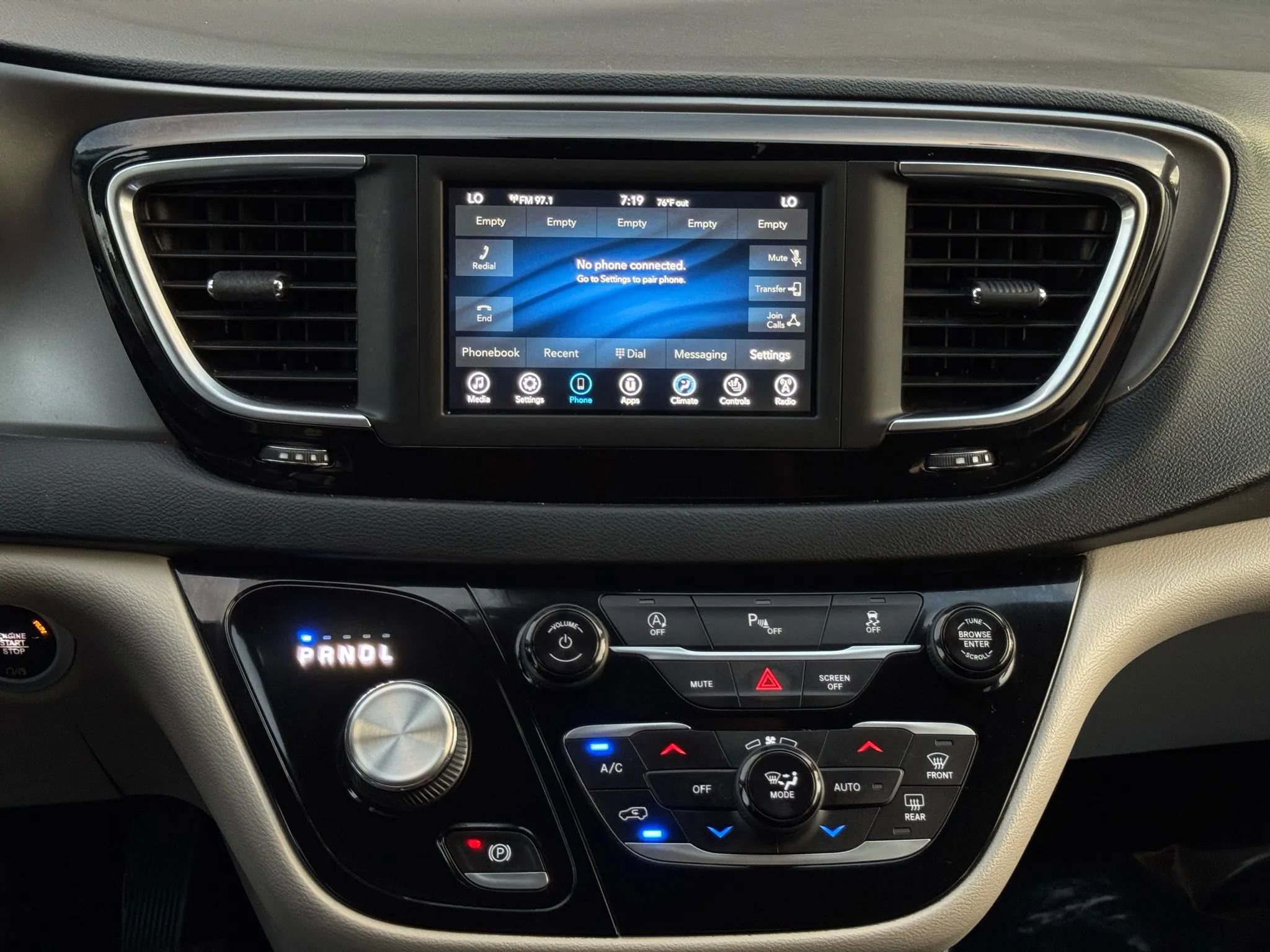 Used 2020 Chrysler Pacifica Touring-L image 42