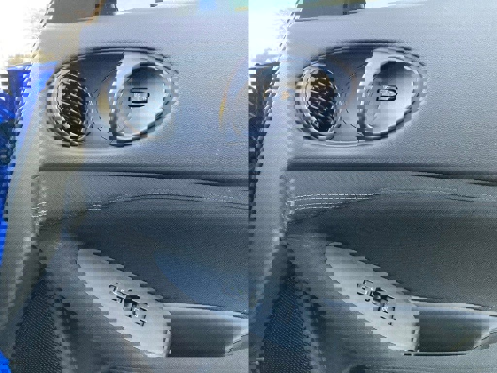 Used 2025 Nissan Z Sport w/ Floor Mat Package image 14