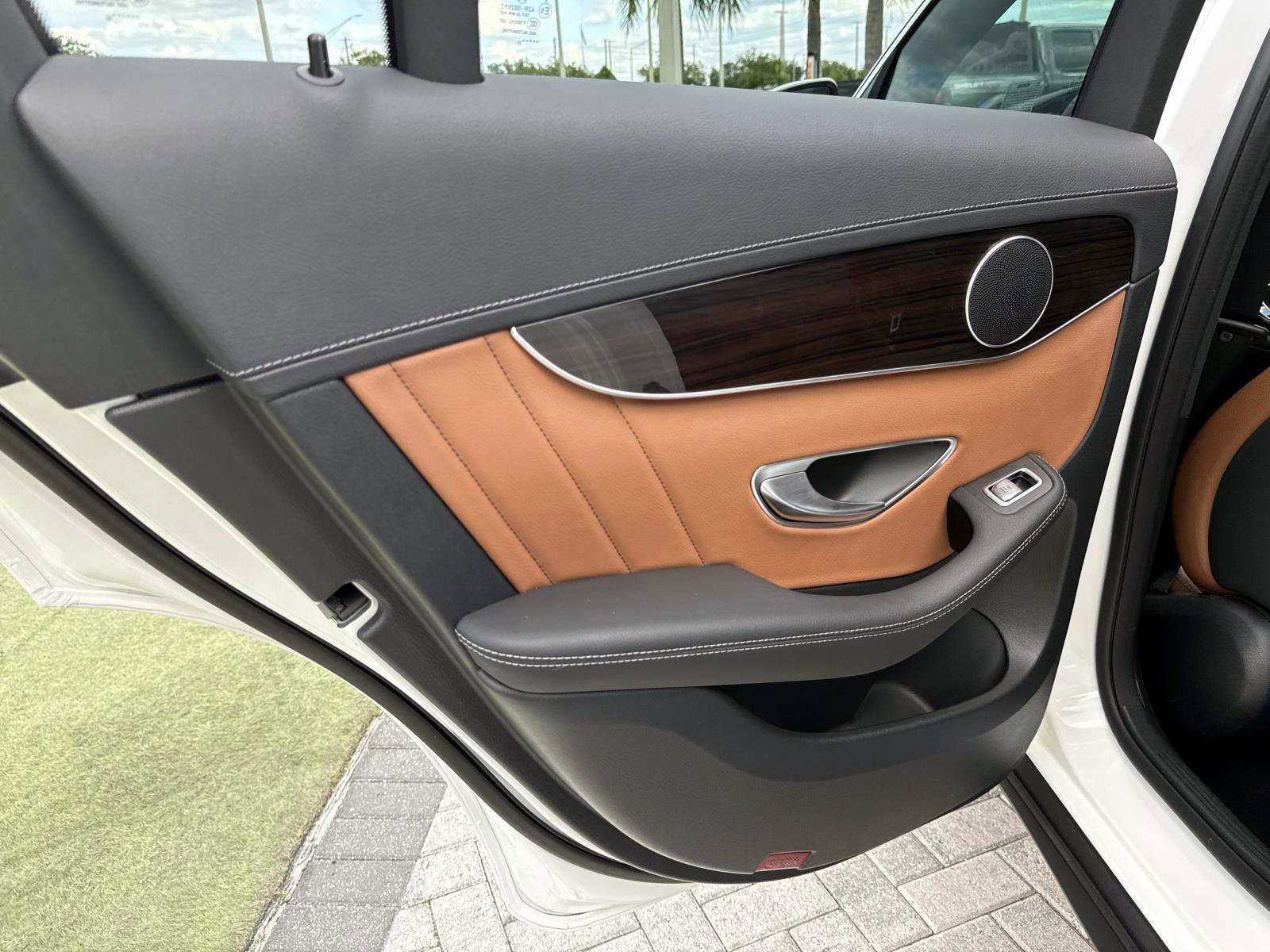 Certified 2022 Mercedes-Benz GLC 300 image 11