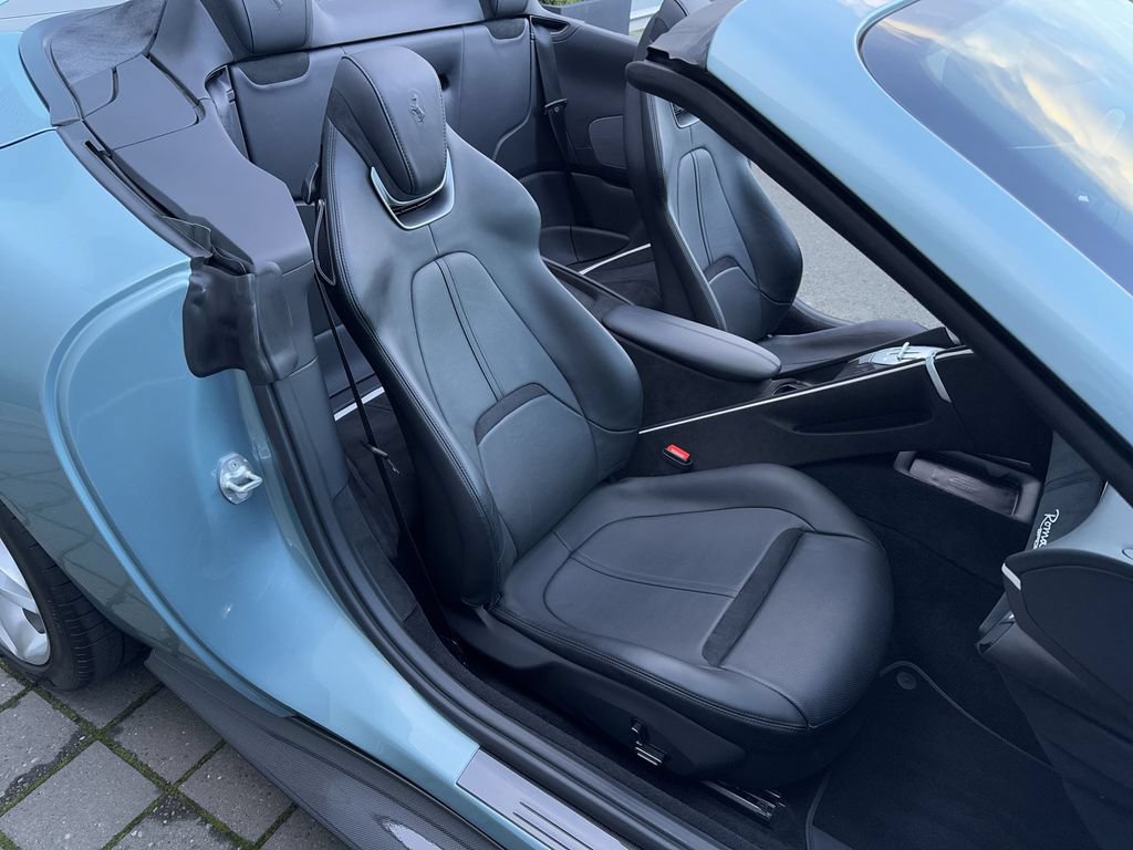 Certified 2024 Ferrari Roma Spider RWD image 24