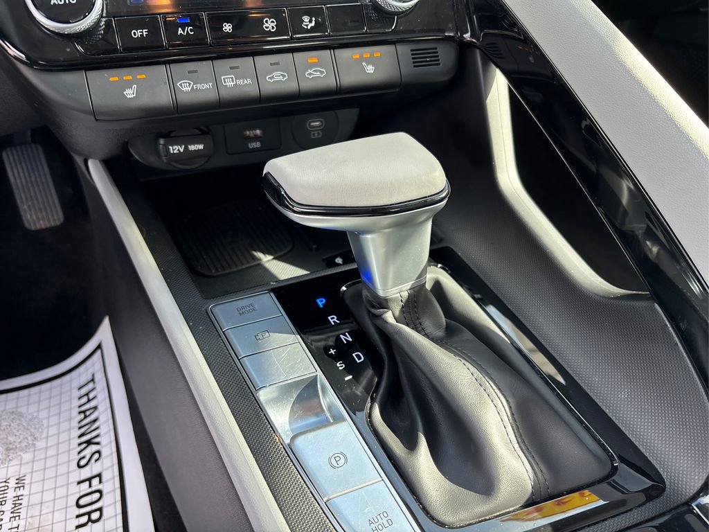 Used 2025 Hyundai Elantra Limited image 37