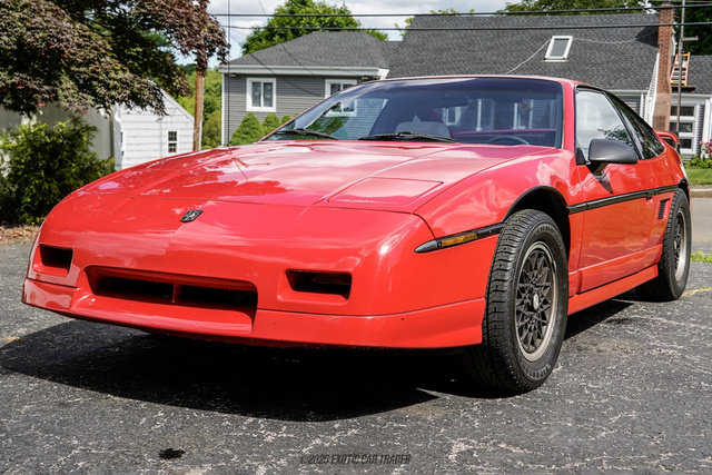 Used 1988 Pontiac Fiero GT RWD image 14