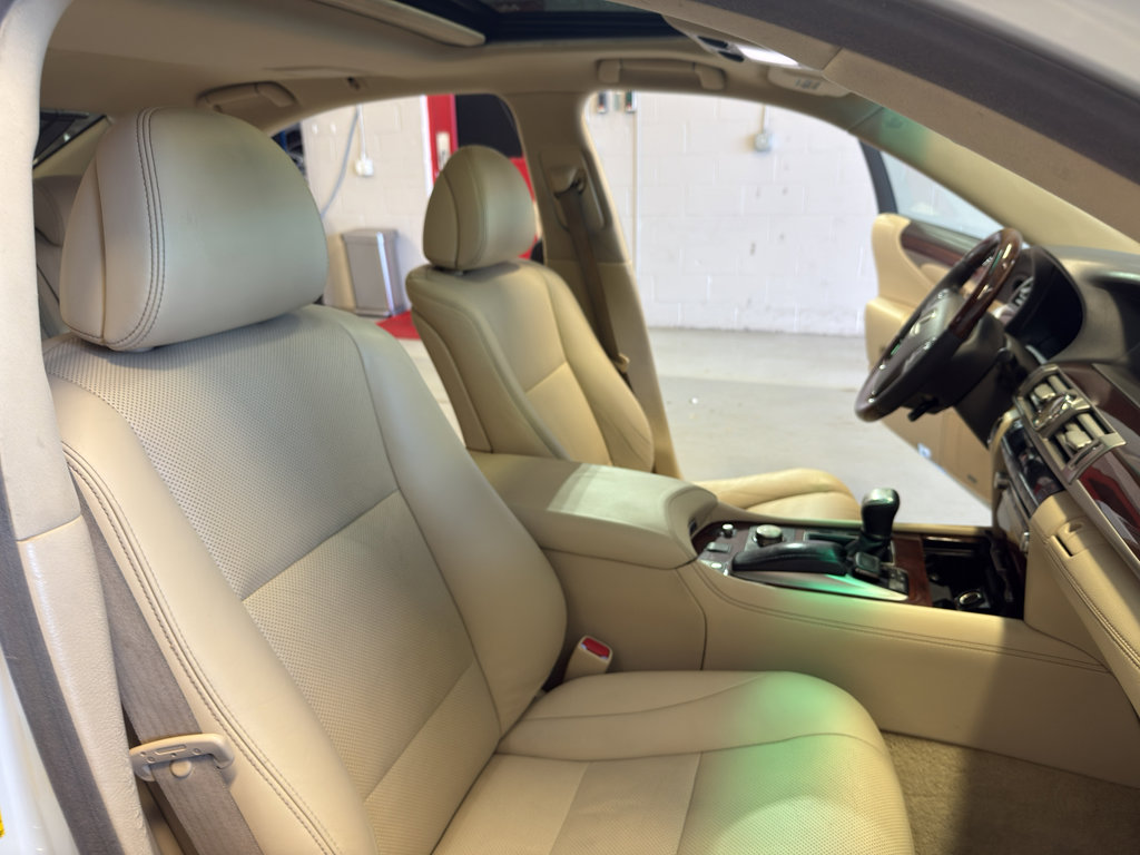 Used 2015 Lexus LS 460 w/ Comfort Package image 21