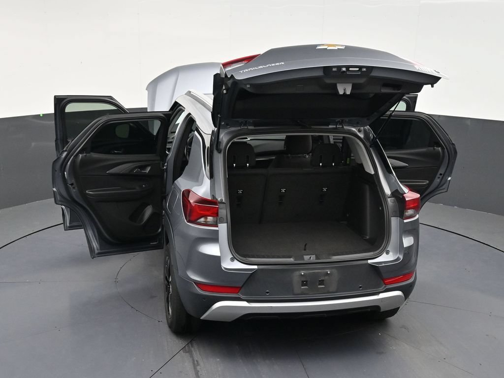 Used 2021 Chevrolet TrailBlazer LT w/ Convenience Package FWD image 32