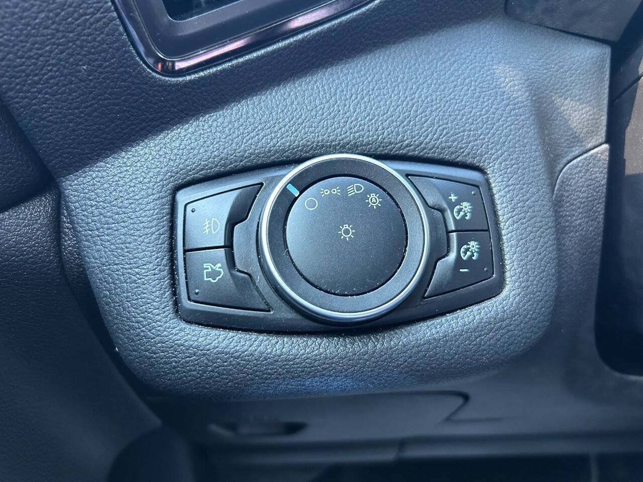 Used 2016 Ford Escape Titanium AWD/4WD image 17