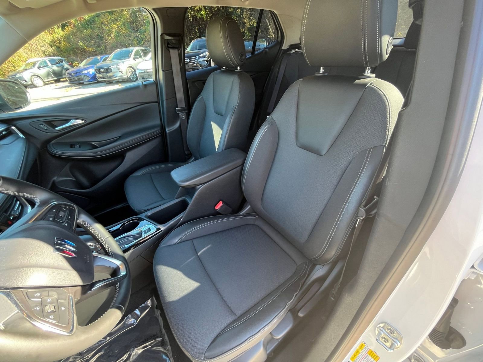 Used 2025 Buick Encore GX Preferred image 31