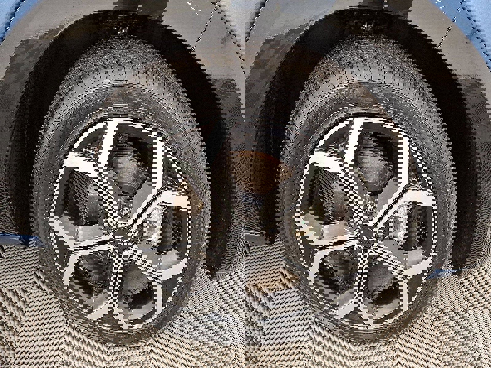 Used 2023 Kia Niro SX Touring image 27